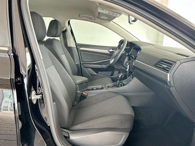 Photo of 2021 Black Uni Volkswagen Jetta