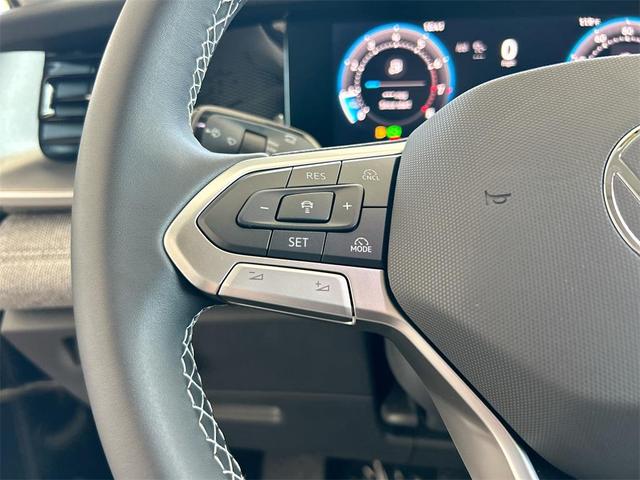 Photo of 2025 Deep Black Pearl Volkswagen Tiguan