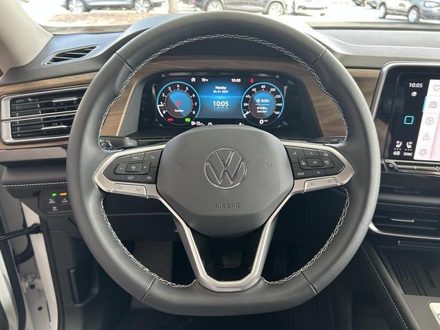 Photo of 2025 Pure White Volkswagen Atlas