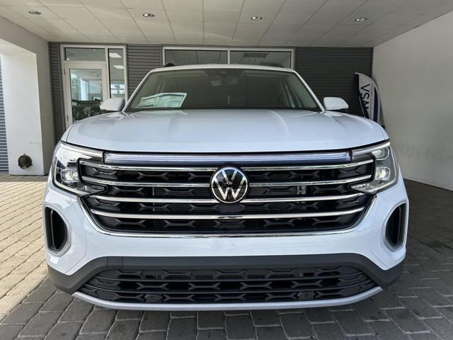 Photo of 2025 Pure White Volkswagen Atlas