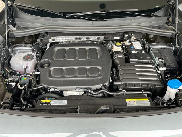 Photo of 2025 Platinum Gray Metallic Volkswagen Tiguan
