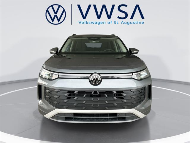 Photo of 2025 Platinum Gray Metallic Volkswagen Tiguan