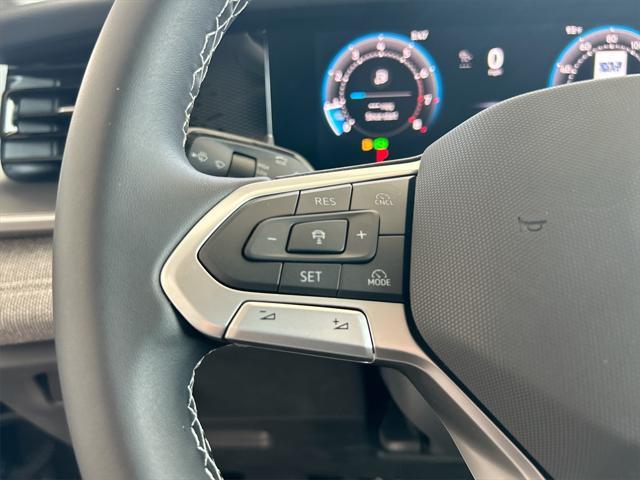 Photo of 2025 Platinum Gray Metallic Volkswagen Tiguan