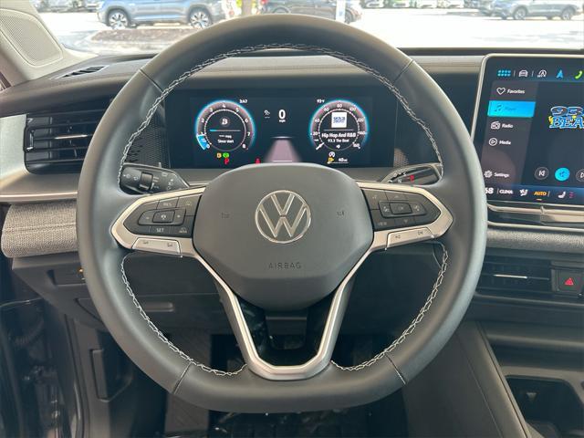Photo of 2025 Platinum Gray Metallic Volkswagen Tiguan