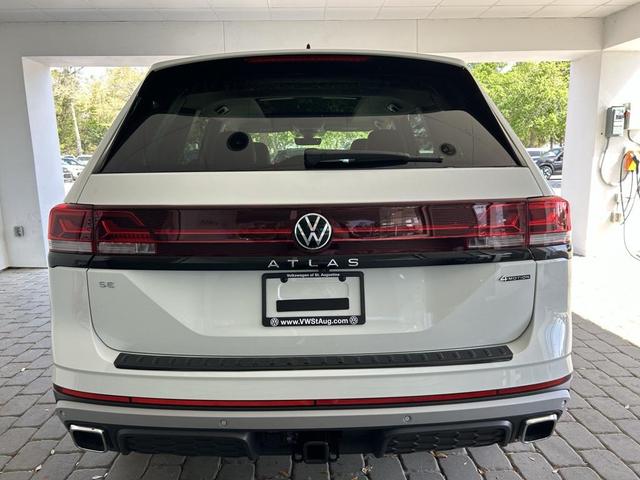 Photo of 2025 Pure White Volkswagen Atlas