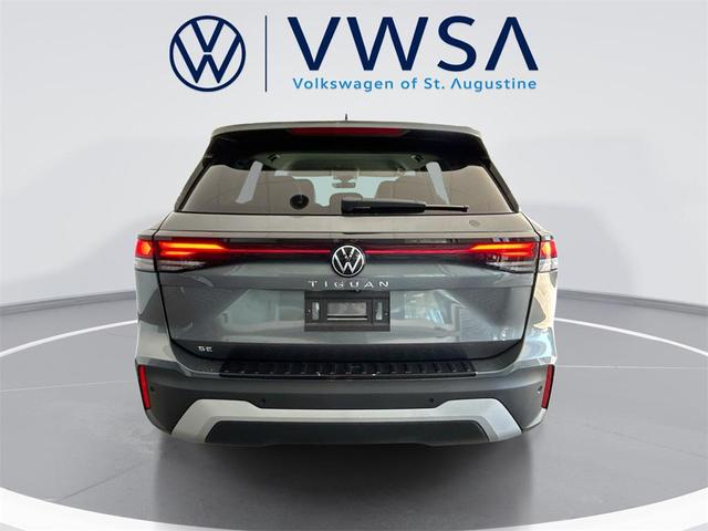 Photo of 2025 Platinum Gray Metallic Volkswagen Tiguan