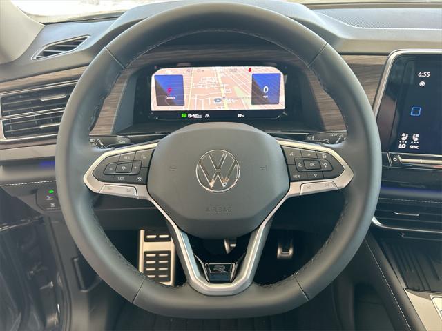 Photo of 2025 Platinum Gray Metallic Volkswagen Atlas