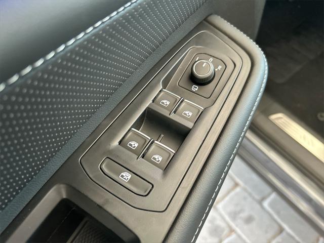 Photo of 2025 Platinum Gray Metallic Volkswagen Atlas