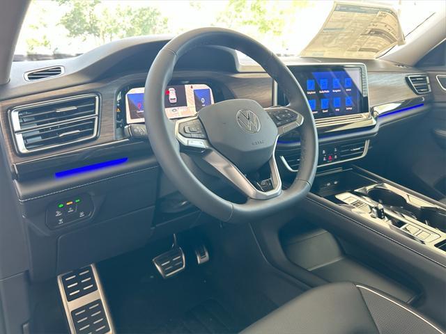 Photo of 2025 Platinum Gray Metallic Volkswagen Atlas