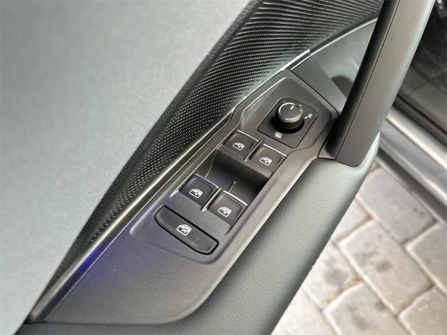 Photo of 2025 Platinum Gray Metallic Volkswagen Tiguan