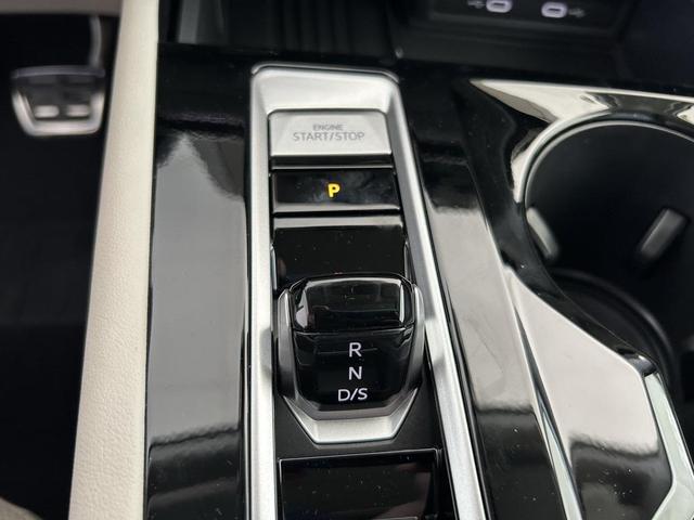 Photo of 2025 Deep Black Pearl Volkswagen Atlas