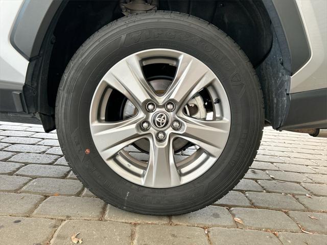 Photo of 2024 Silver Sky Metallic Toyota RAV4