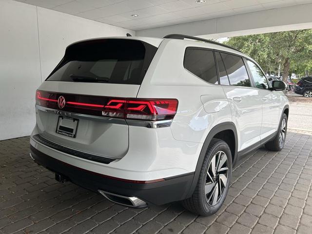 Photo of 2025 Pure White Volkswagen Atlas