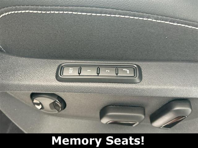 Photo of 2025 Aurora Red Metallic Volkswagen Atlas