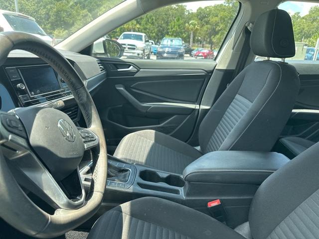 Photo of 2024 Pure White Volkswagen Jetta