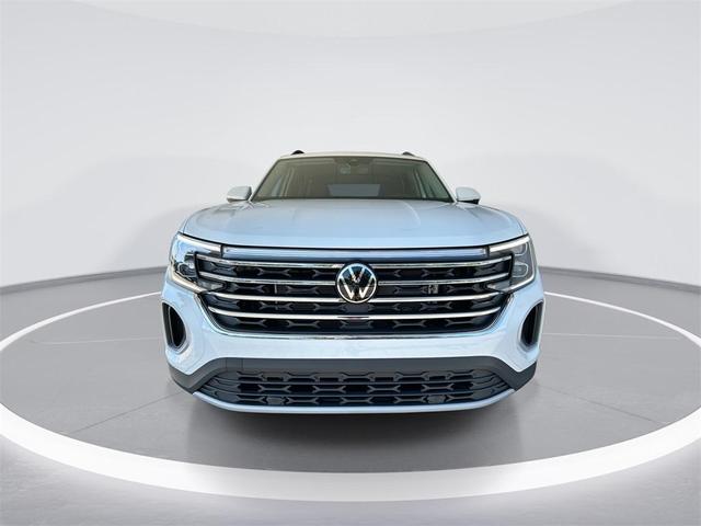 Photo of 2025 Pure White Volkswagen Atlas