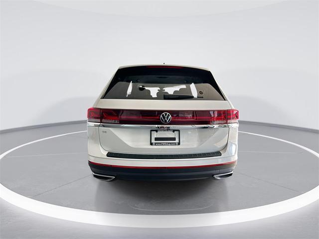 Photo of 2025 Pure White Volkswagen Atlas