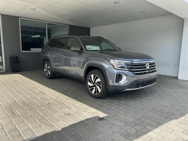 Photo of 2025 Platinum Gray Metallic Volkswagen Atlas