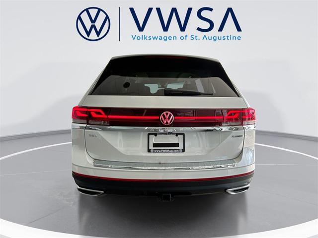 Photo of 2025 Opal White Pearl Volkswagen Atlas