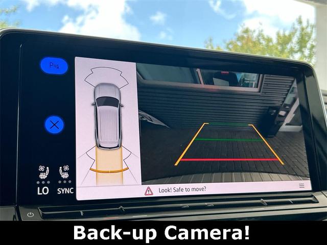 Photo of 2025 Opal White Pearl Volkswagen Atlas