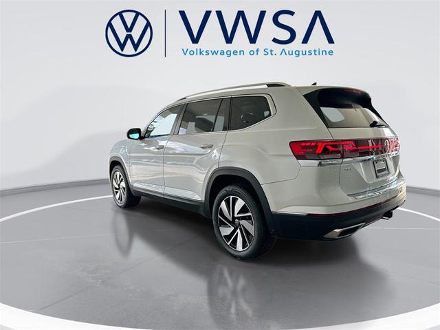 Photo of 2025 Opal White Pearl Volkswagen Atlas