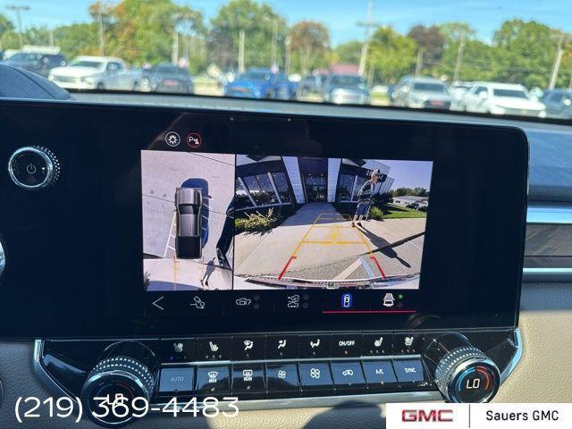 Photo of 2025 Summit White GMC Canyon