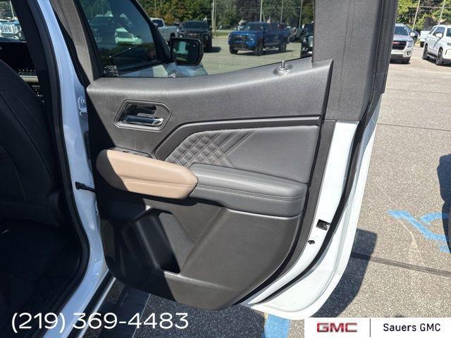 Photo of 2025 Summit White GMC Canyon