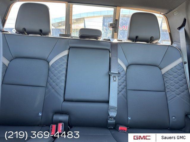 Photo of 2025 Summit White GMC Canyon