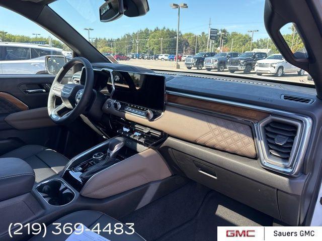 Photo of 2025 Summit White GMC Canyon