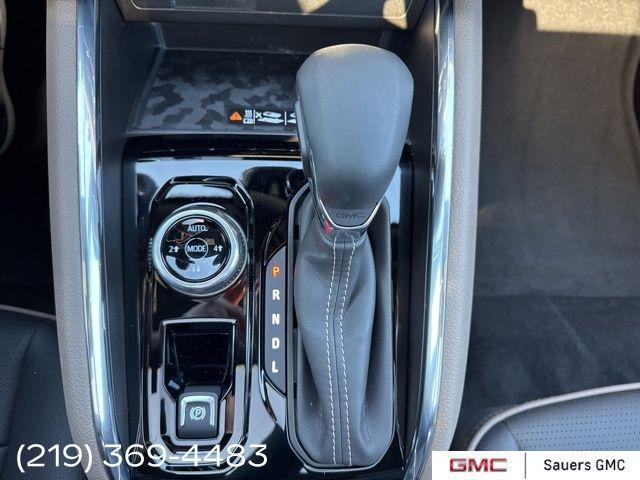 Photo of 2025 Summit White GMC Canyon