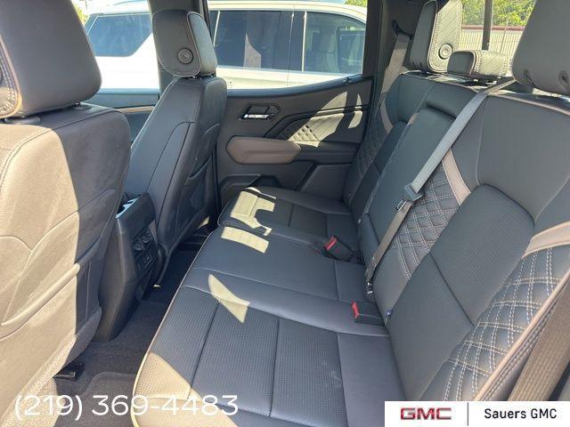 Photo of 2025 Summit White GMC Canyon