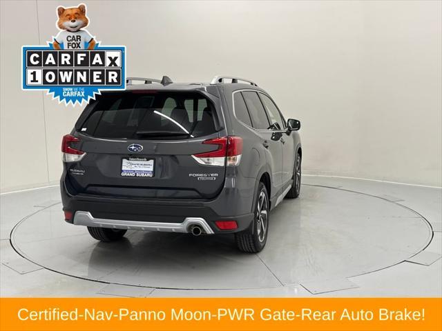 Photo of 2022 Magnetite Gray Metallic Subaru Forester