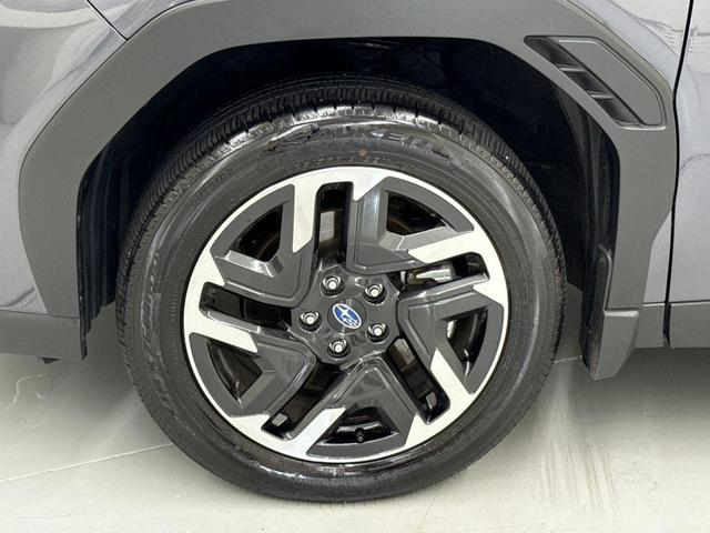 Photo of 2025 Magnetite Gray Metallic Subaru Forester