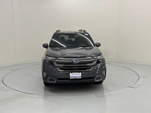 Photo of 2025 Magnetite Gray Metallic Subaru Forester