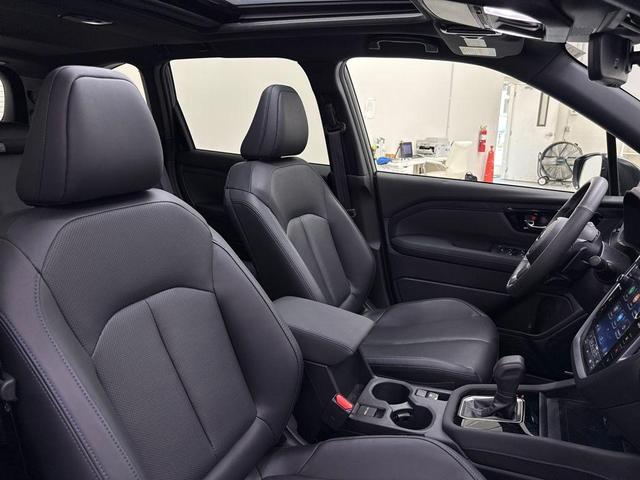 Photo of 2025 Magnetite Gray Metallic Subaru Forester