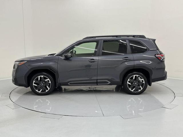 Photo of 2025 Magnetite Gray Metallic Subaru Forester