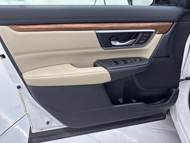 Photo of 2018 White Honda CR-V