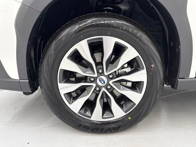 Photo of 2025 Crystal White Pearl Subaru Outback