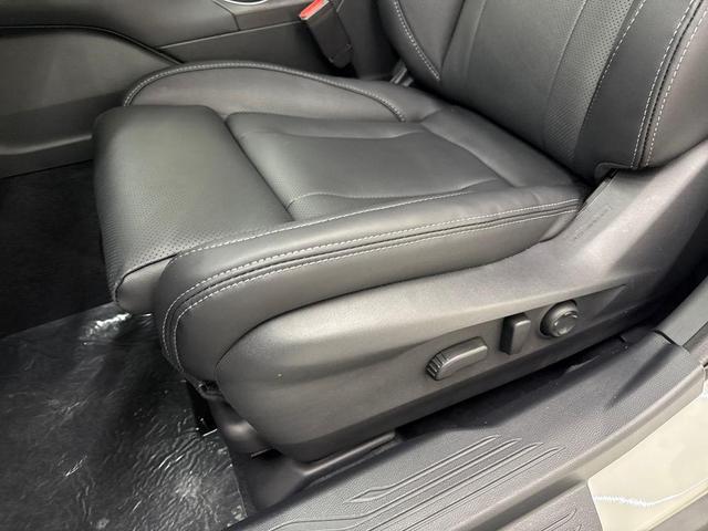 Photo of 2025 Crystal White Pearl Subaru Outback