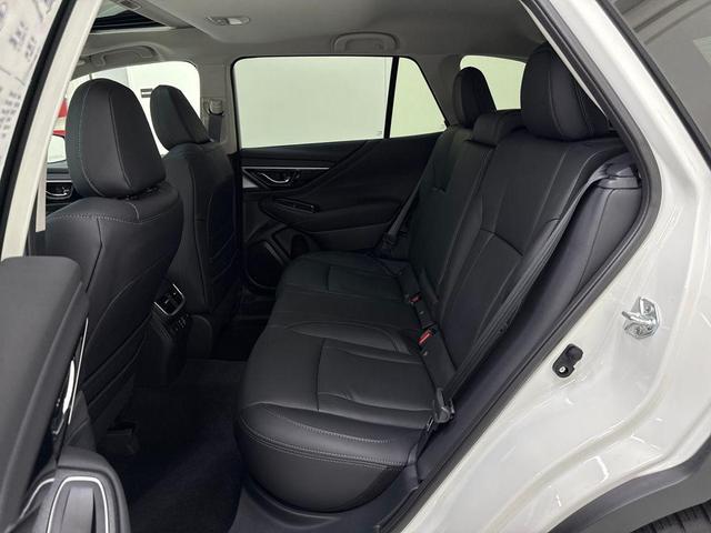 Photo of 2025 Crystal White Pearl Subaru Outback