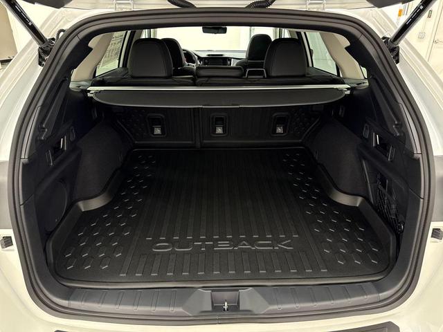 Photo of 2025 Crystal White Pearl Subaru Outback