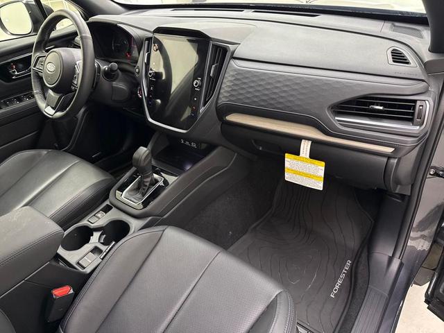 Photo of 2025 Magnetite Gray Metallic Subaru Forester