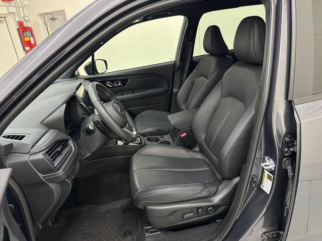Photo of 2025 Magnetite Gray Metallic Subaru Forester