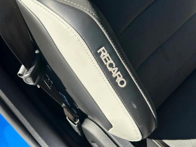 Photo of 2021 Velocity Blue Metallic Ford Shelby GT500