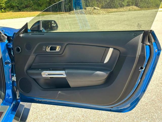 Photo of 2021 Velocity Blue Metallic Ford Shelby GT500
