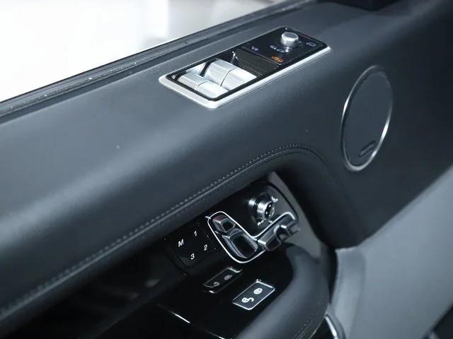 Photo of 2021 Santorini Black Metallic Land Rover Range Rover