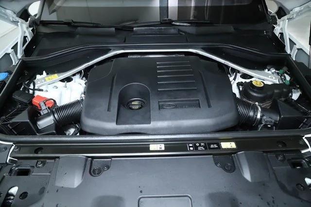 Photo of 2022 White Land Rover Range Rover
