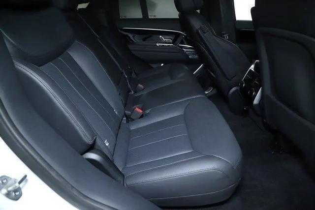 Photo of 2022 White Land Rover Range Rover