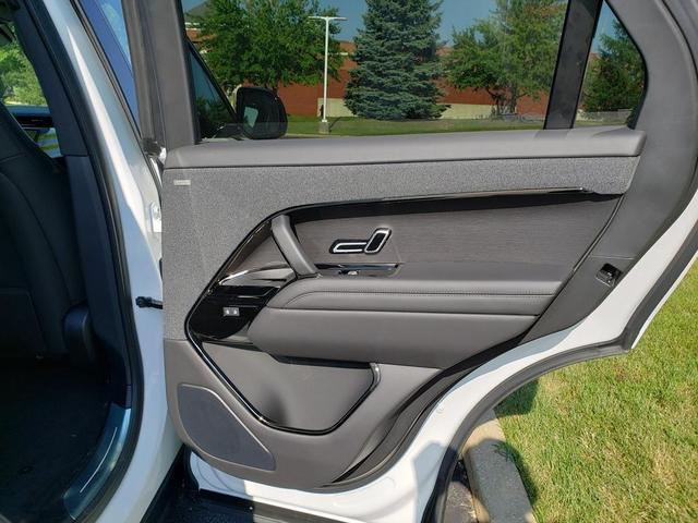 Photo of 2025 Ostuni Pearl White Land Rover Range Rover Sport