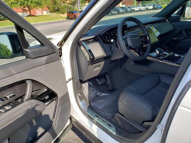 Photo of 2025 Ostuni Pearl White Land Rover Range Rover Sport